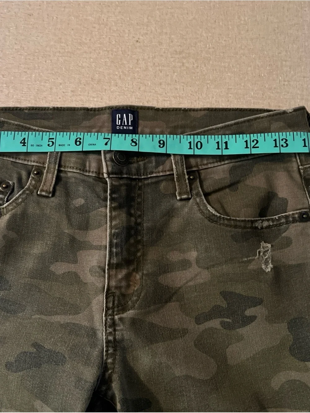 GAP Womens Size 26 Camo Distressed Best Girlfriend Denim Jeans.